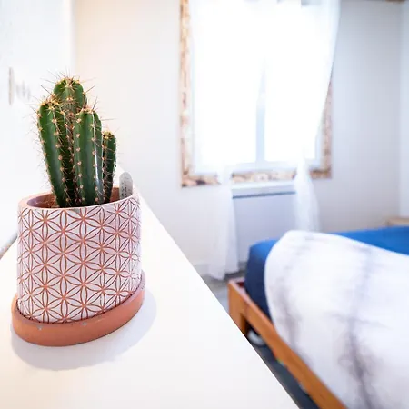 La Petite Parenthese Jardin, Parking & Proche Gare Holiday home