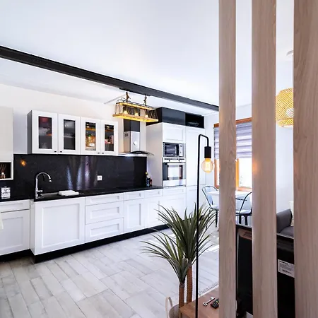 Holiday home La Petite Parenthese Jardin, Parking & Proche Gare Trappes