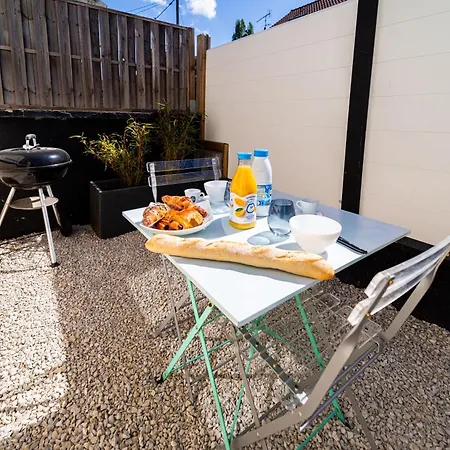 La Petite Parenthese Jardin, Parking & Proche Gare Trappes